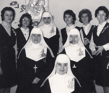 Équipe d'enseignantes de Notre-Dame-de-Lorette en 1963